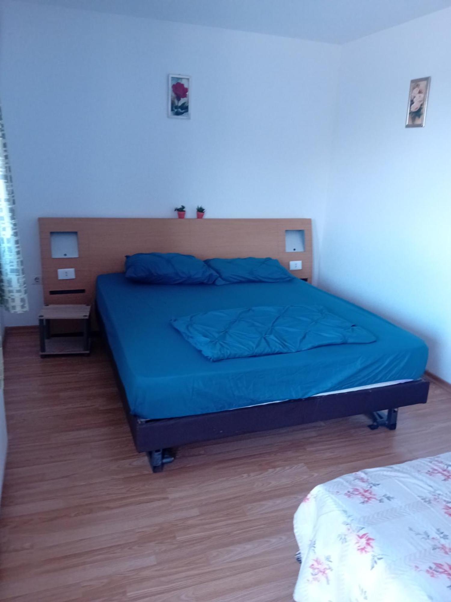 Hotel Lebada Neagra Schitu Esterno foto