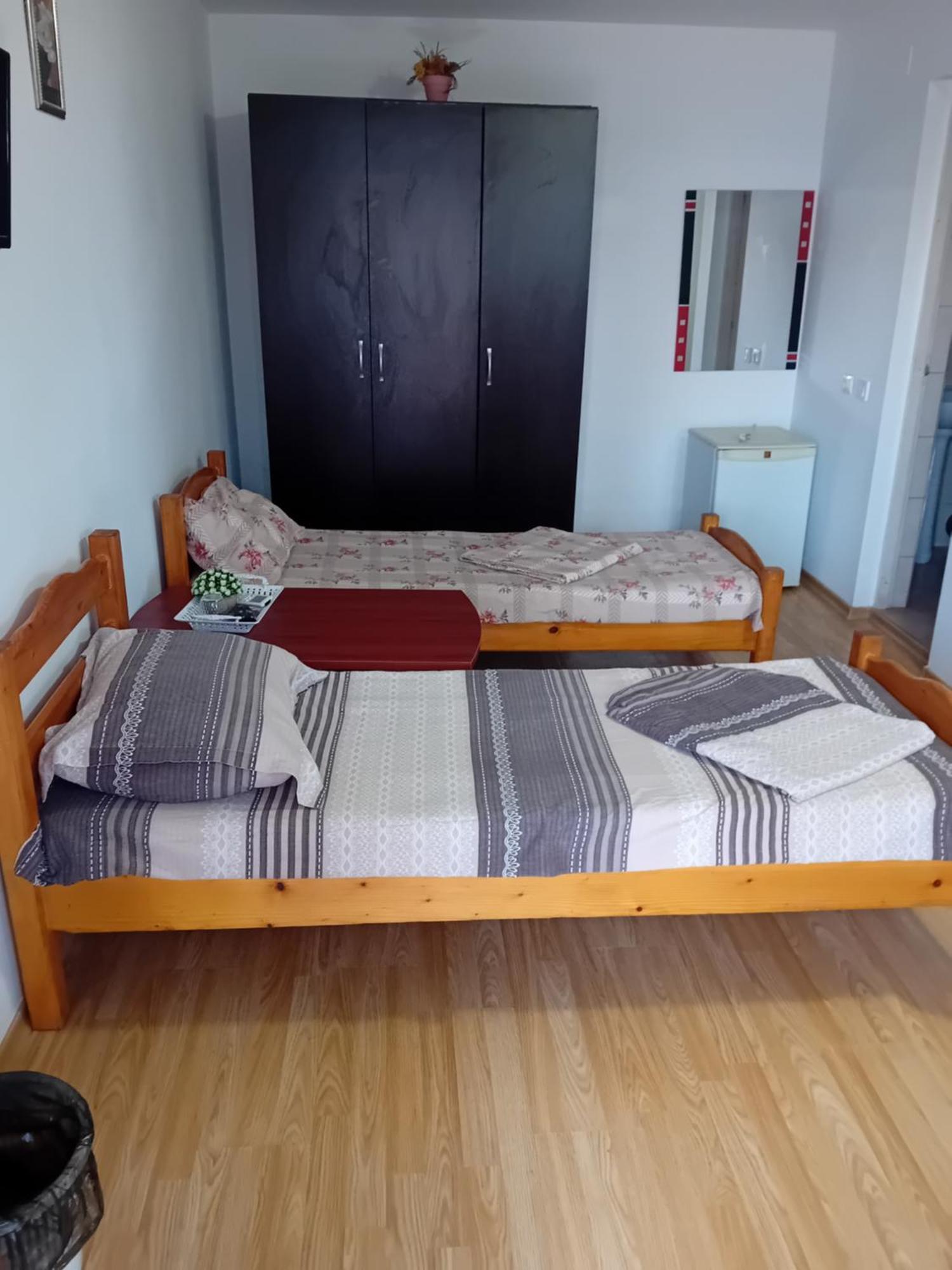 Hotel Lebada Neagra Schitu Esterno foto